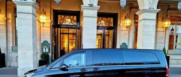 Private Transfer: Paris City to Paris Airport CDG by Luxury Van