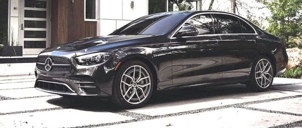Arrival Transfer: Airport AMS to Amsterdam by Business Car