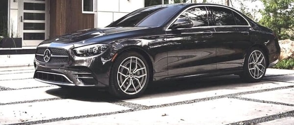 Airport Transfer: Airport AUH to Abu Dhabi by Business Car