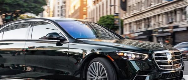 Airport Transfer: Heathrow Airport LHR to London by Luxury Car
