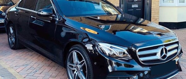 PrivateTransfer: Dubai to Dubai Airport DXB in Business Car