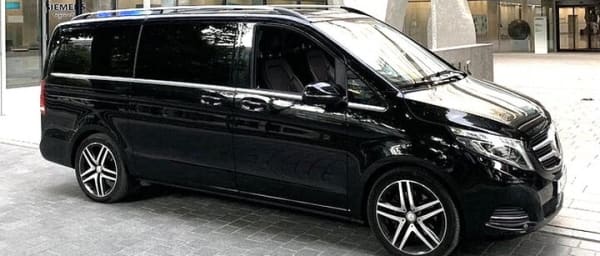 Private Transfer: Zurich to Zurich Airport ZRH by Luxury Van