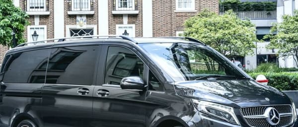 Arrival Transfer: Airport FRA to Frankfurt by Luxury Van