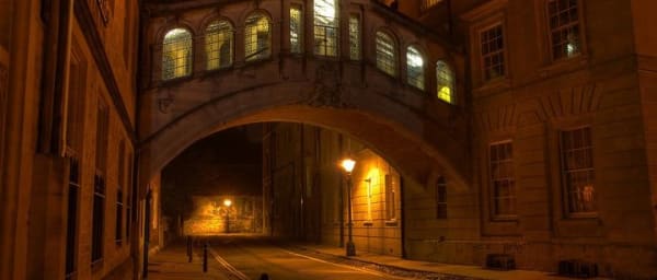 Oxford PRIVATE Pub and City Evening Walking Tour