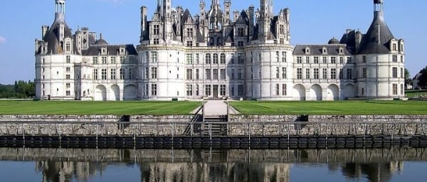Day Trip: Paris to Loire Valley Castles - (champagne on board)