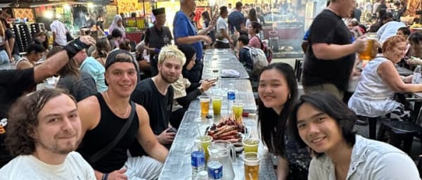 Signature Urban Night Walk: Sunset, Street Food & Singapore Stories