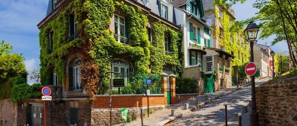 Romantic Montmartre: Lost Lovers In Paris - City Exploration Game!