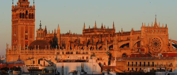 3-Hour Seville Biking Tour with Triana and Plaza de España