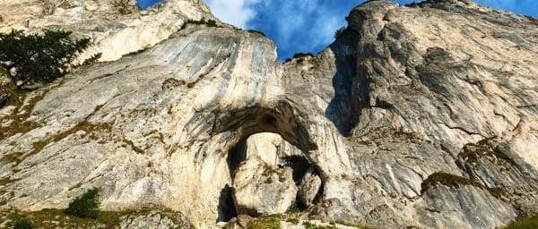 8-Day Piatra Craiului Mountains Trek with Bran Castle and Monasteries
