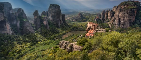 2-Day Delphi and Meteora History Tour with Thermopylae