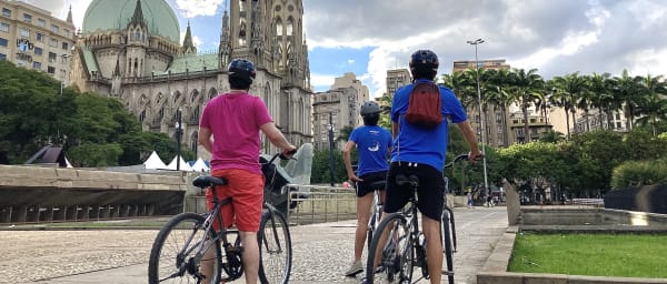 3-Hour Downtown São Paulo Bike Tour through Historic Districts