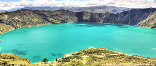 7-Day Avenue of the Volcanoes Tour with Baños and Quilotoa