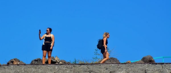 7-Hour Sal Island Tour with Pedra de Lume, Shark Bay and Blue Eye