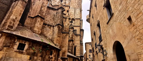 6-Hour Barcelona Highlights Tour with Gaudí Sites and Tapas