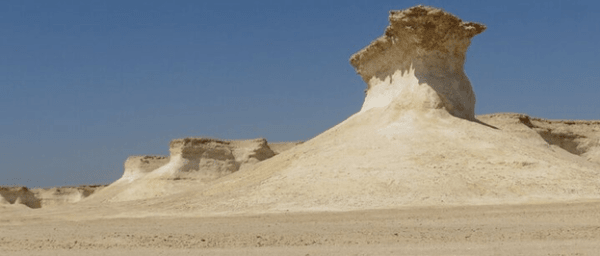 6-Hour Zekreet and Dukhan Beach Tour with Richard Serra Sculpture