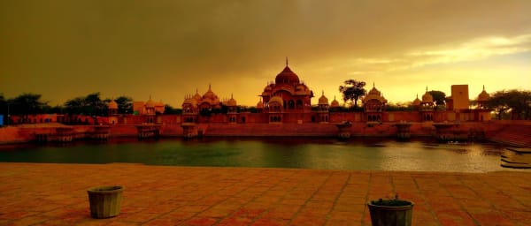 4-Day Vrindavan Temple Tour from Mathura with Barsana and Govardhan