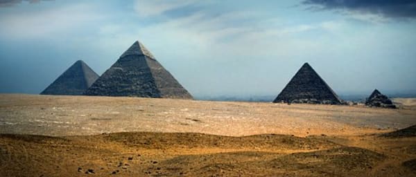 9-Hour Giza Pyramids and Egyptian Museum Tour with Local Guide
