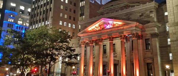 2-Hour Evening Walking Tour of Old Montreal with Expert Guide