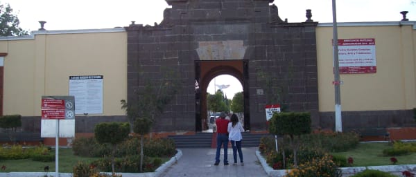 3-Hour Mezquitan Cemetery Night Tour in Guadalajara