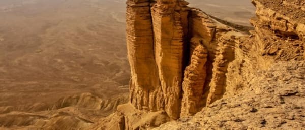9-Hour Edge of the World Tour from Riyadh with Jebel Fihrayn Views