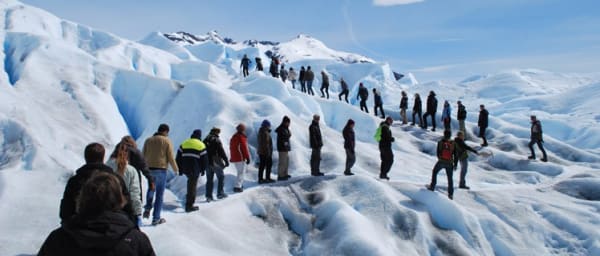 10 horas de caminata sobre el Glaciar Perito Moreno con navegación