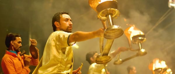 8-Hour Varanasi Walking Tour with Street Food and Evening Aarti