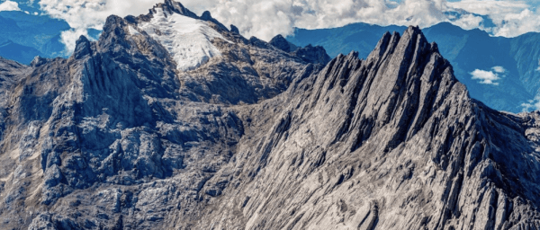 6-Day Carstensz Pyramid Climb in Papua with Yellow Valley Access