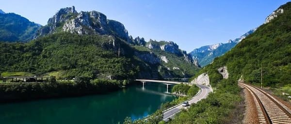 1-Day Train Ride from Sarajevo to Mostar with Neretva Valley Views