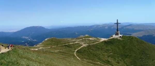 2-Day Bucegi Mountains Hike from Brașov with Peleș and Bran Castle