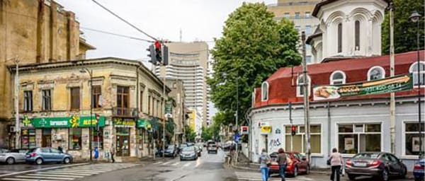 4-Hour Bucharest Food Tour through Mahallas and Obor Market
