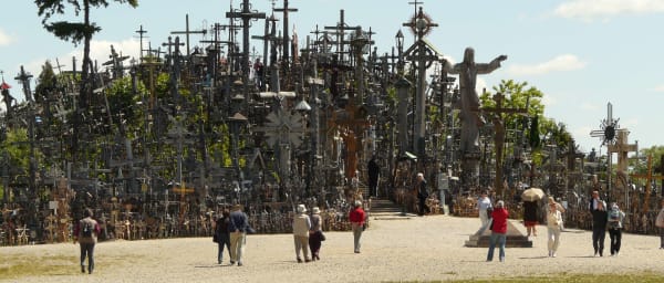 9-Hour Hill of Crosses and Rundale Palace Tour from Vilnius