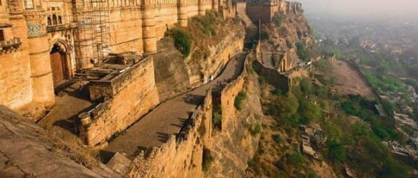1-Day Agra and Gwalior Sightseeing Tour with Sunrise Taj Mahal