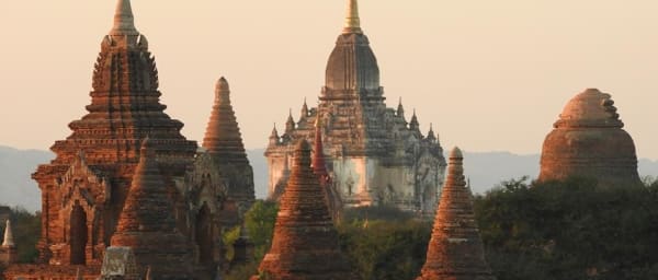 4-Hour Bagan and Mt. Popa Tour with Burmese Villages and Sunset