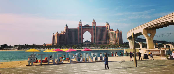 4-Hour Dubai Iconic Landmarks Tour with Old Dubai and The Pointe