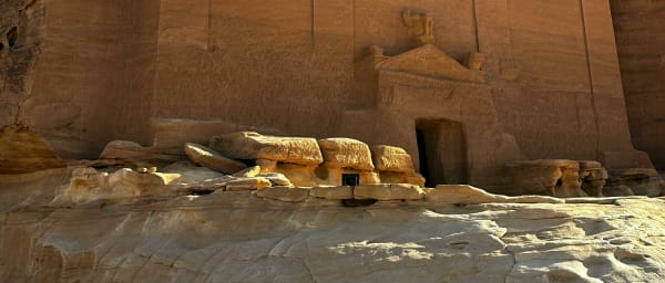 1-Day AlUla Heritage Tour with Hegra, Old Town and Elephant Rock