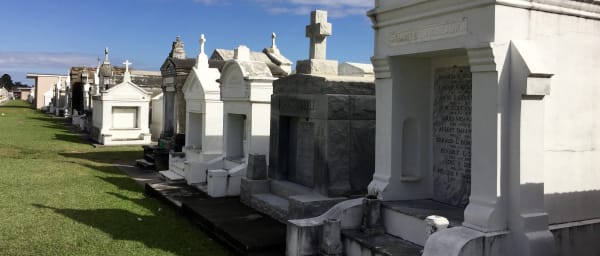 1-Hour New Orleans St. Louis No. 1 Cemetery Tour through the French Quarter