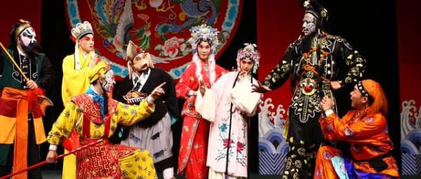 3-Hour Taipei Eye Performing Arts Tour with Cultural Evening Show