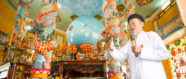 1-Day Cu Chi Tunnels and Cao Dai Temple Tour with Noon Ceremony