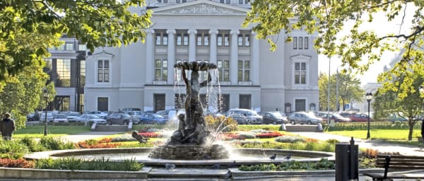 2-Hour Riga Old Town Walking Tour with Historic Highlights