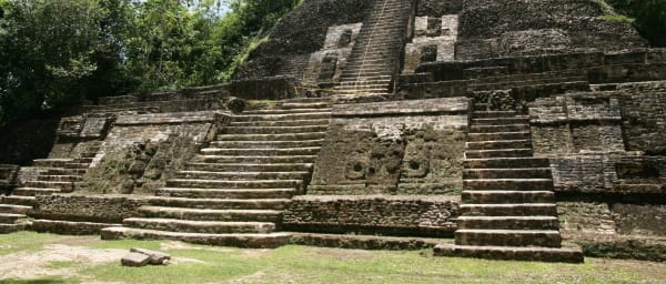 7-Hour Lamanai Temple Tour with Boat Ride and Local Lunch