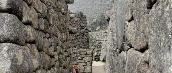 6-Hour Sacred Valley Tour from Cusco with Pisaq and Ollantaytambo