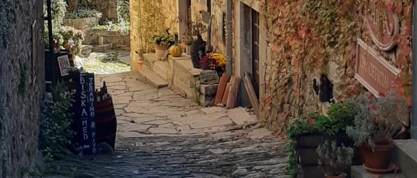8-Hour Hidden Istria Tour to Beram, Buzet and Hum