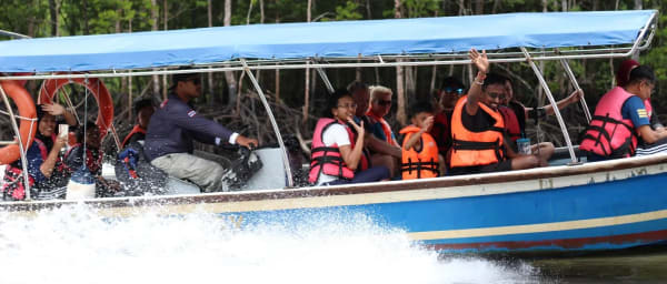 4-Hour Kilim Karst Geoforest Park Boat Tour in Langkawi