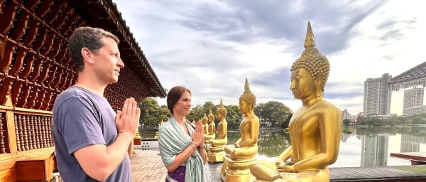 1-Day Colombo City Tour with temples, markets and Lotus Tower