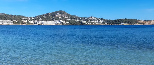 4-Day Ibiza Yoga and Wellness Retreat with Nutrition and Reiki