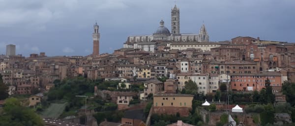 2-Hour Siena Family Walking Tour with Games and Contrade Secrets