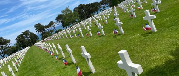 8-Hour Normandy D-Day Beaches Tour from Bayeux with Omaha and Pointe du Hoc