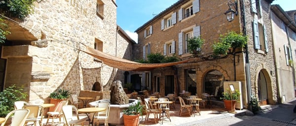 8-Hour Luberon Regional Park Tour from Aix-en-Provence with Markets