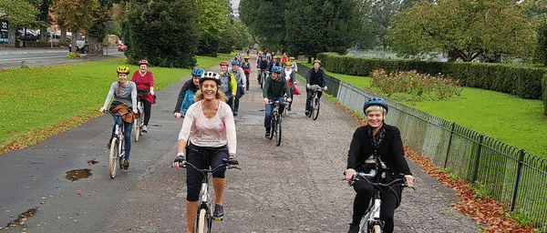 2.5-Hour Brighton City Bike Tour with Hidden Gems and Local Stories