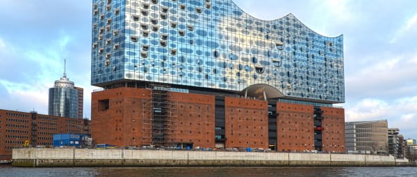 8-Hour Hamburg City Tour with Harbor Cruise and Speicherstadt